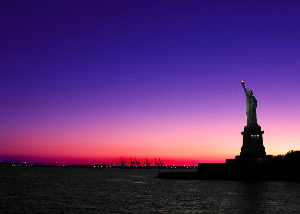 : Manhattan-Statue-of-Liberty.jpg
: 844

: 326.9 