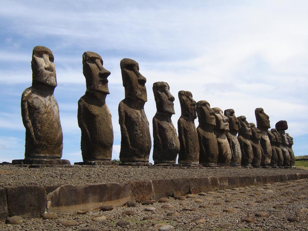 : Easter-Island-Moai-Statues.jpg
: 336

: 118.5 