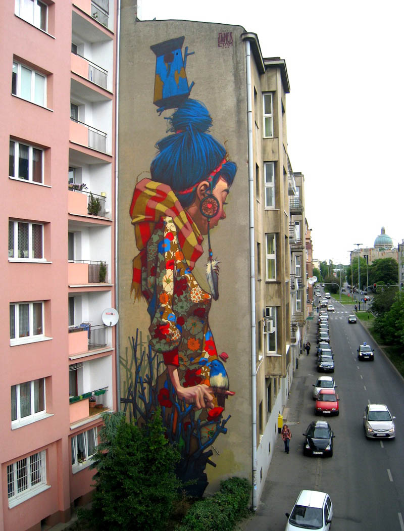 : Graffiti na dome v Polshe.jpg
: 449

: 167.7 